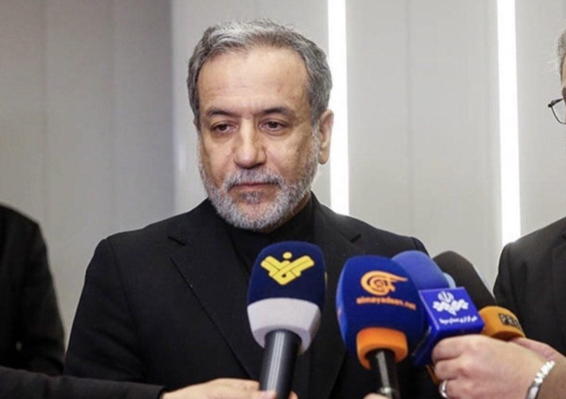 عراقچی در خصوص تاریخ و مکان دور پنجم مذاکرات: فعلا که بزن بزن است؛ یک تاریخی برای مذاکرات پیشنهاد شده، اما ما هنوز قبول نکرده‌ایم