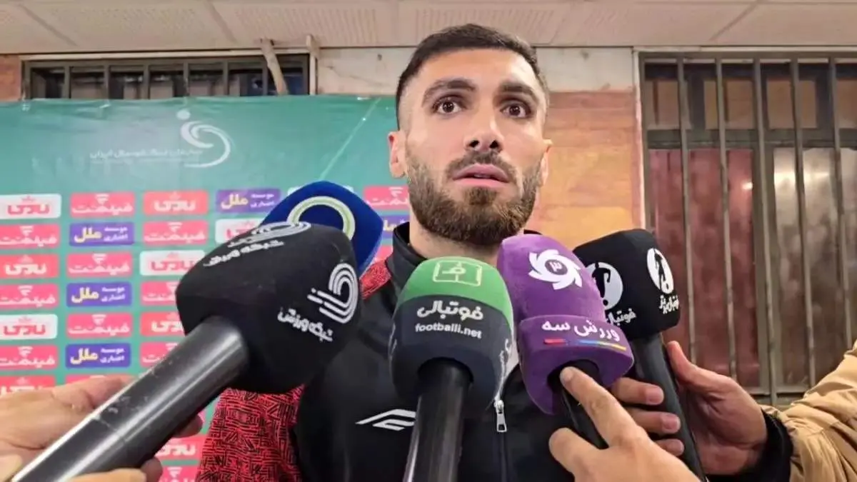 زنوزی آب پاکی را روی دست آقاسی ریخت؛ مدافع تراکتور با استقلال وارد مذاکره شد!