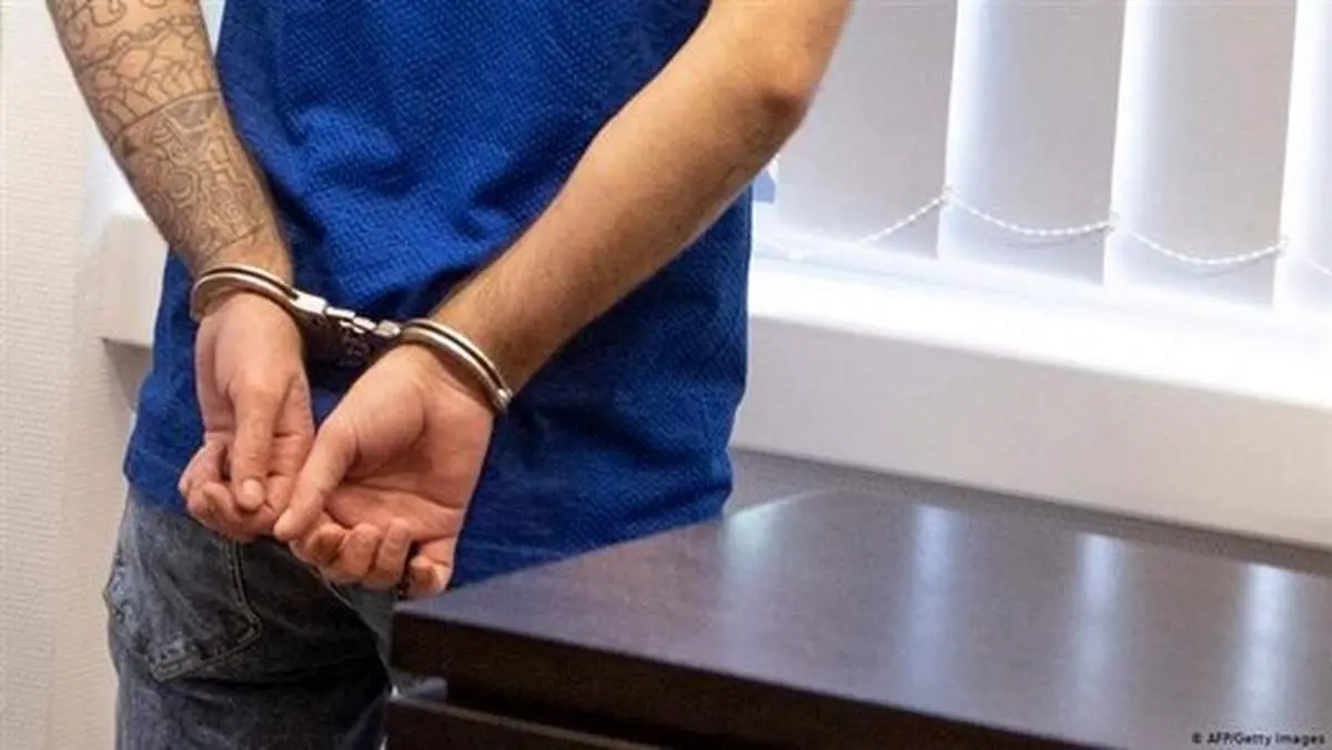 داخل حمام پنهان شدم که فرزانه با یک مرد وارد خانه شد و...