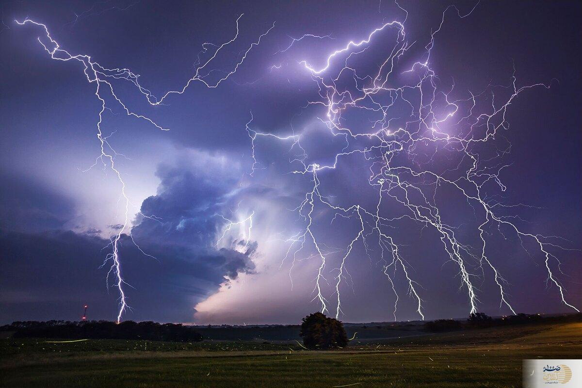 رعد و برق یک فوتی بر جای گذاشت و ۲۱ نفر مصدوم شدند