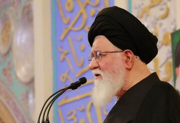 علم الهدی: دختر شهید رئیسی می‌خواست با بعثه به مکه برود، ایشان گفت نوبتش که شد، برود/ همتی گفته بود از علم‌الهدی عذرخواهی خواهم کرد؛ اما هنوز نیامده