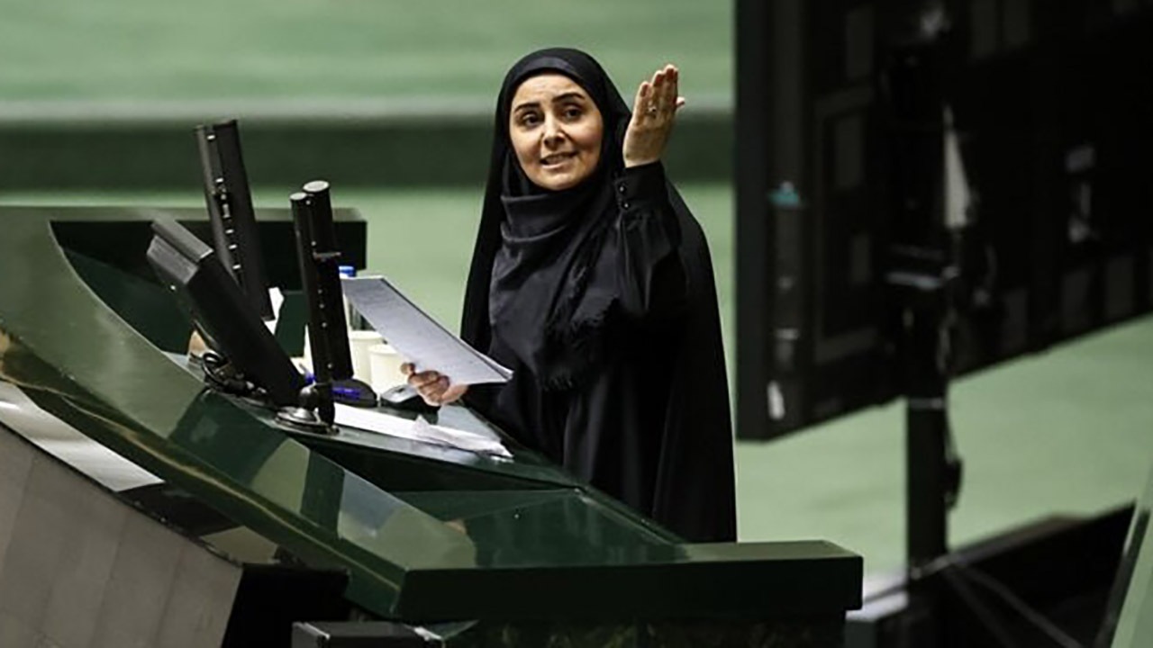 واکنش تند نماینده تهران به سفر گران‌قیمت وزیر راه: "صلاحیت داشتن منصب را ندارد!"